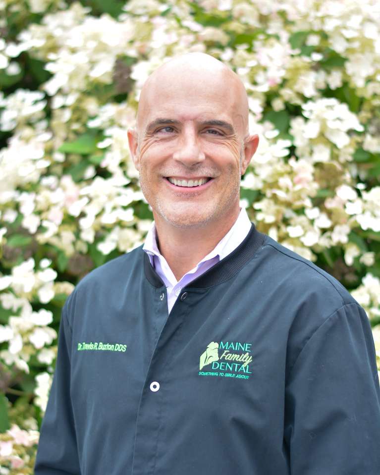 Headshot of Dr Travis Buxton DDS
